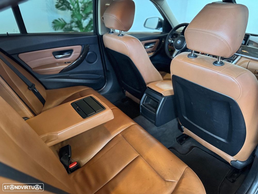 BMW 320 d EfficientDynamics Line Luxury - 30