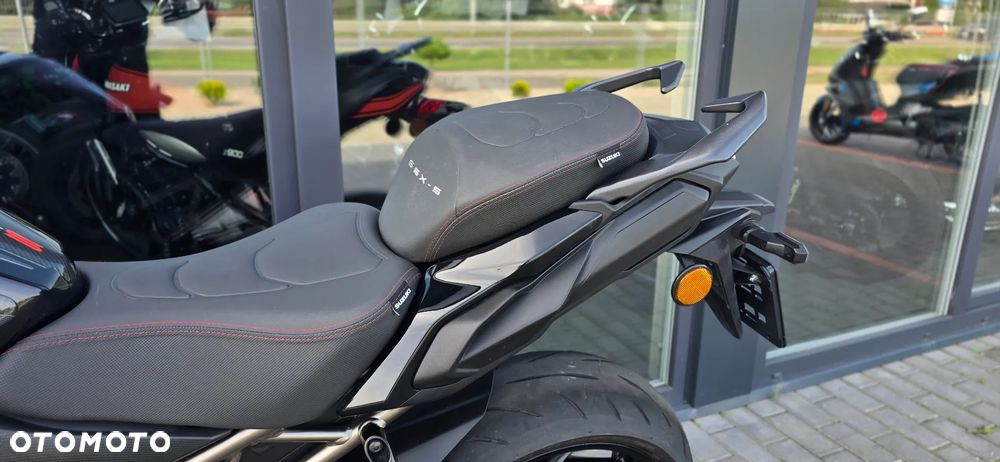 Suzuki GSX - 35