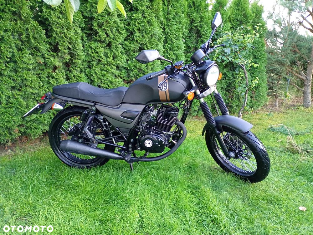 Barton Cafe Racer - 2