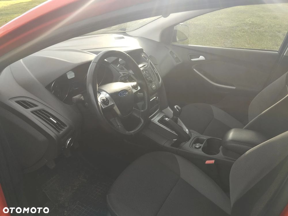 Ford Focus 1.6 Edition - 8