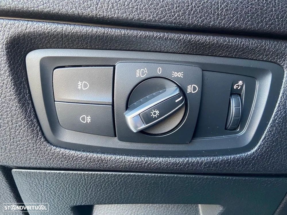 BMW 116 d Aut. Advantage - 12