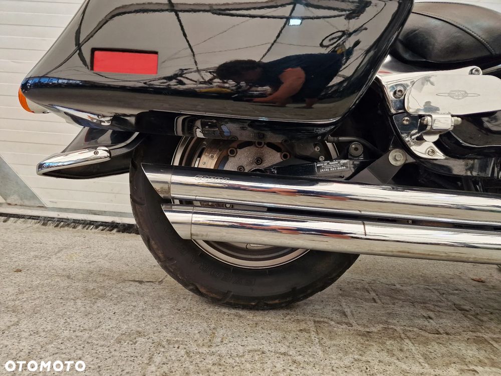 Suzuki Intruder - 23