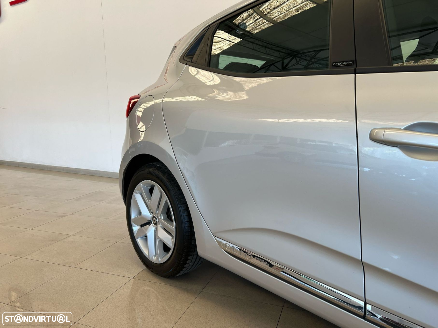 Renault Clio 1.6 E-Tech Full Hybrid Engineered - 3