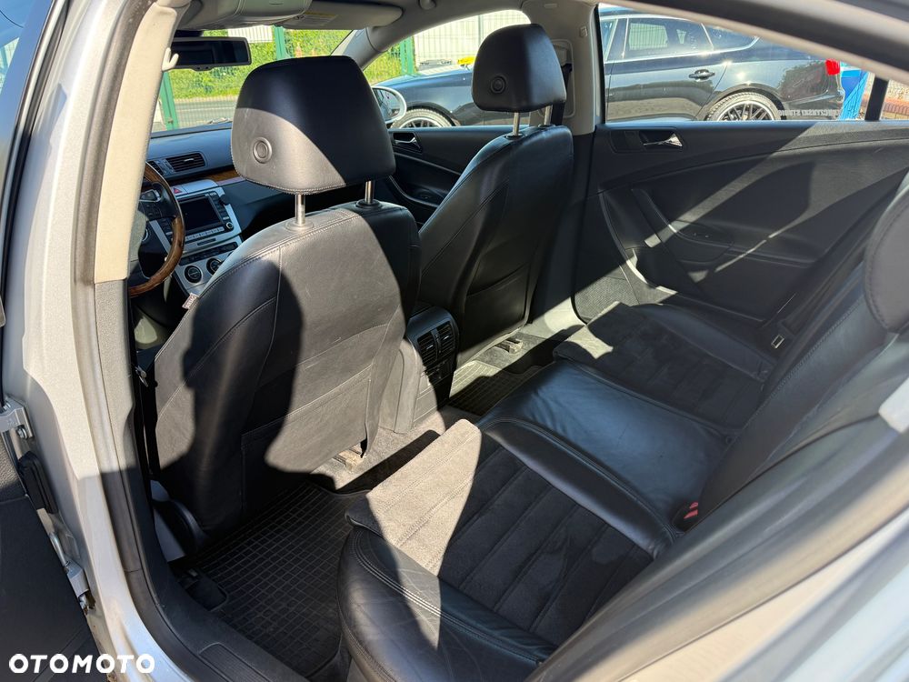 Volkswagen Passat 2.0 TDI DPF Highline DSG - 17