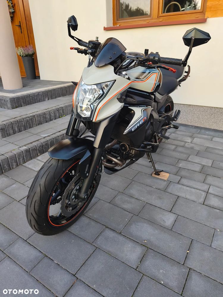 Kawasaki ER - 24