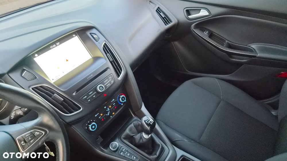 Ford Focus 1.5 TDCi DPF Start-Stopp-System Titanium - 11