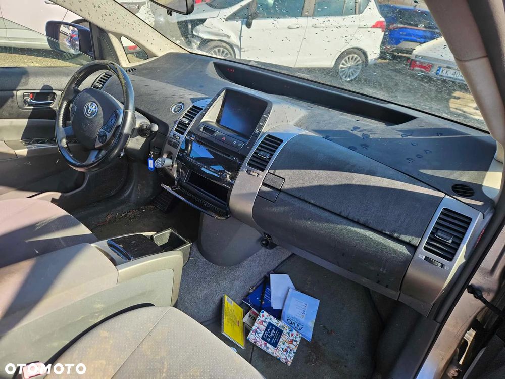 Toyota Prius (Hybrid) Executive - 10