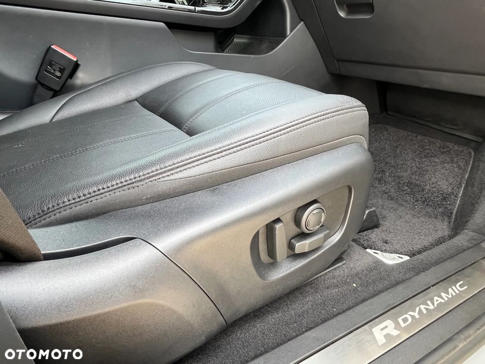Land Rover Range Rover Evoque 2.0 D200 mHEV R-Dynamic SE - 34