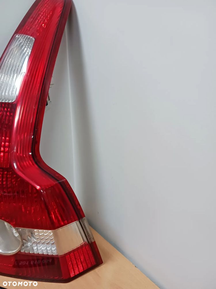 Lampa prawa tylna prawy tył Volvo V50 04-07 r przed liftem EUROPA - 3