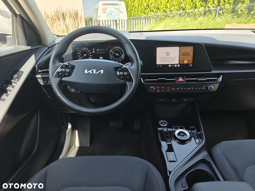 Kia Niro 64kWh M - 6