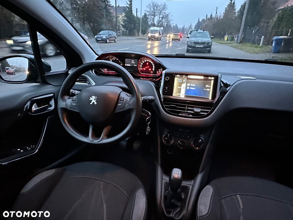 Peugeot 208 - 4
