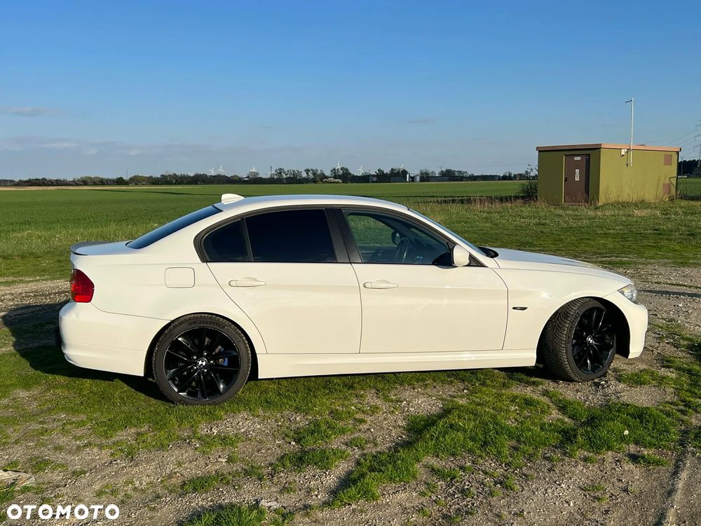 BMW Seria 3 318i - 6