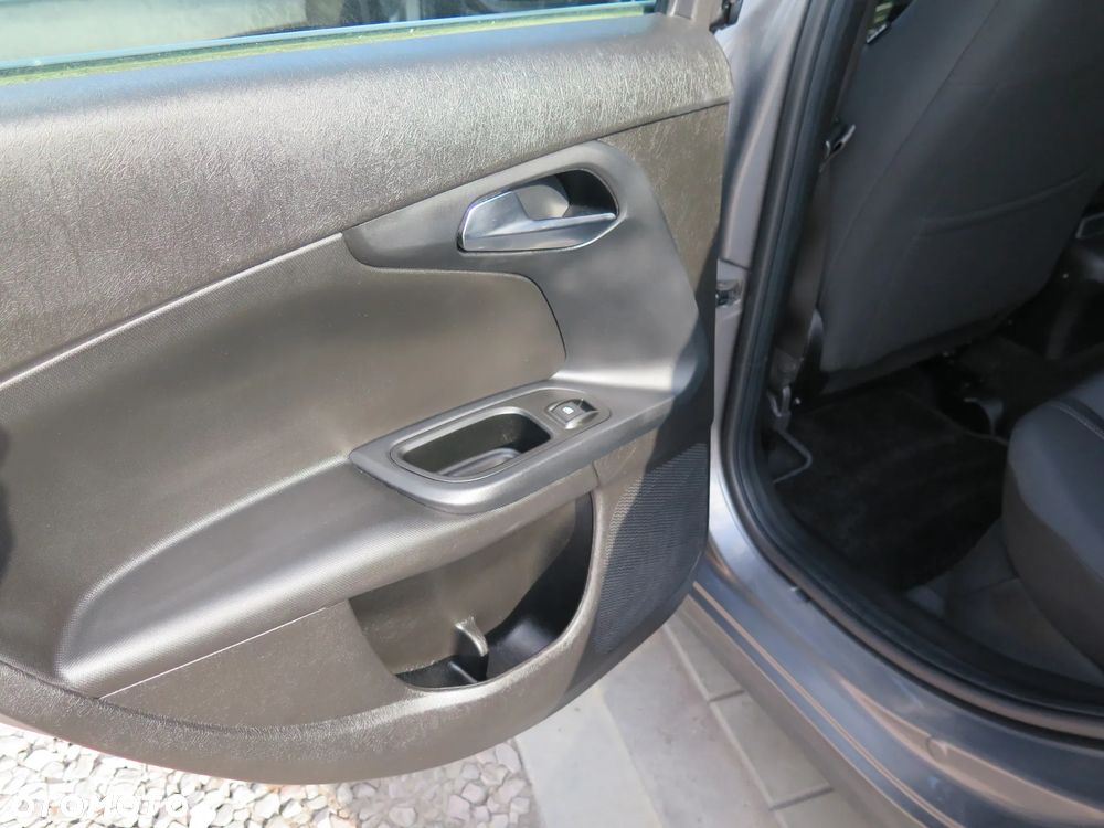 Fiat Tipo 1.3 MultiJet 16v Lounge - 32