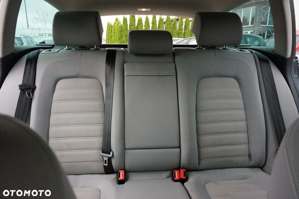 VOLKSWAGEN PASSAT B6 KOMBI 2005 LA7T 2.0 TDI BKP 140KM HQL SZARY na części - 13