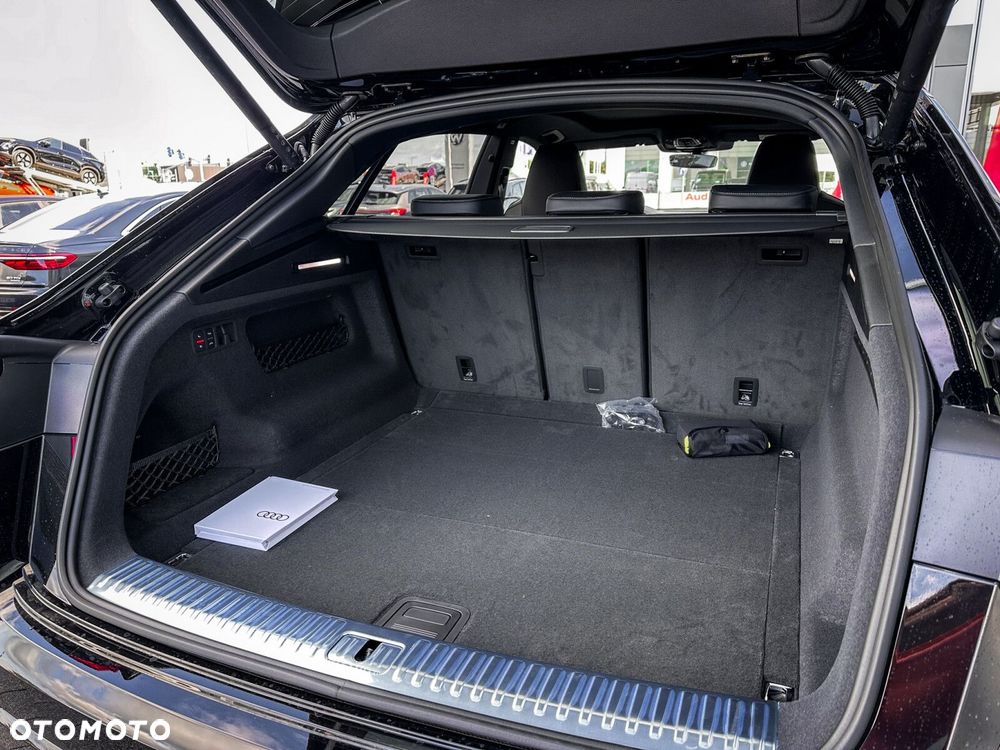 Audi Q8 - 11