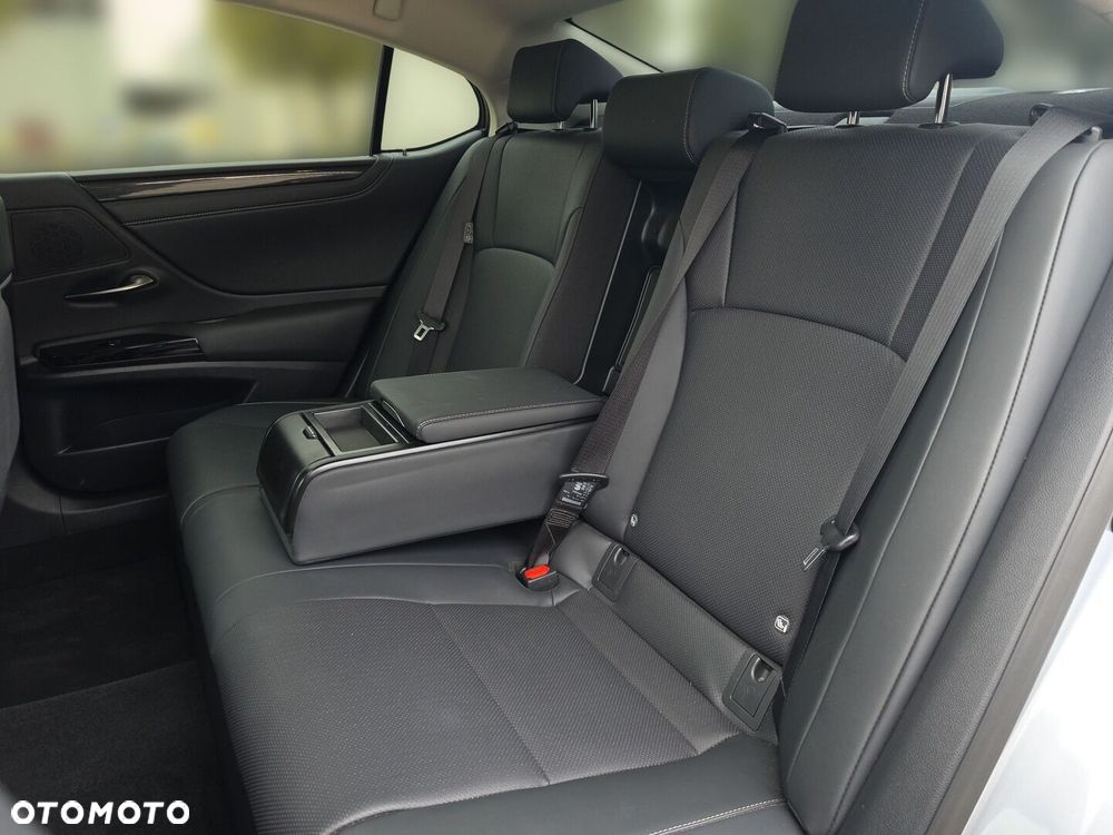 Lexus ES 300h Business Edition - 33