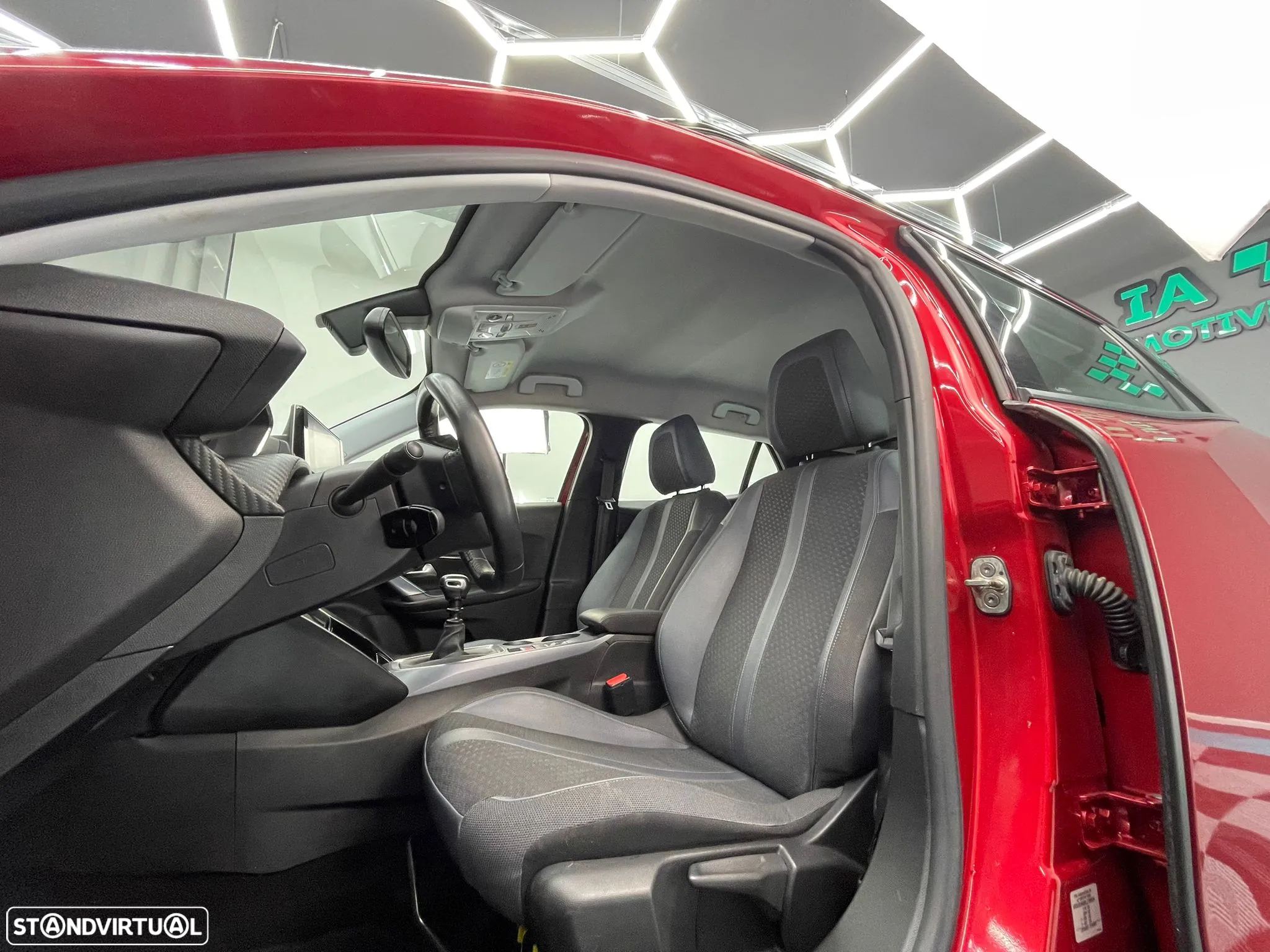 Peugeot 2008 PureTech 100 Stop&Start Allure - 16