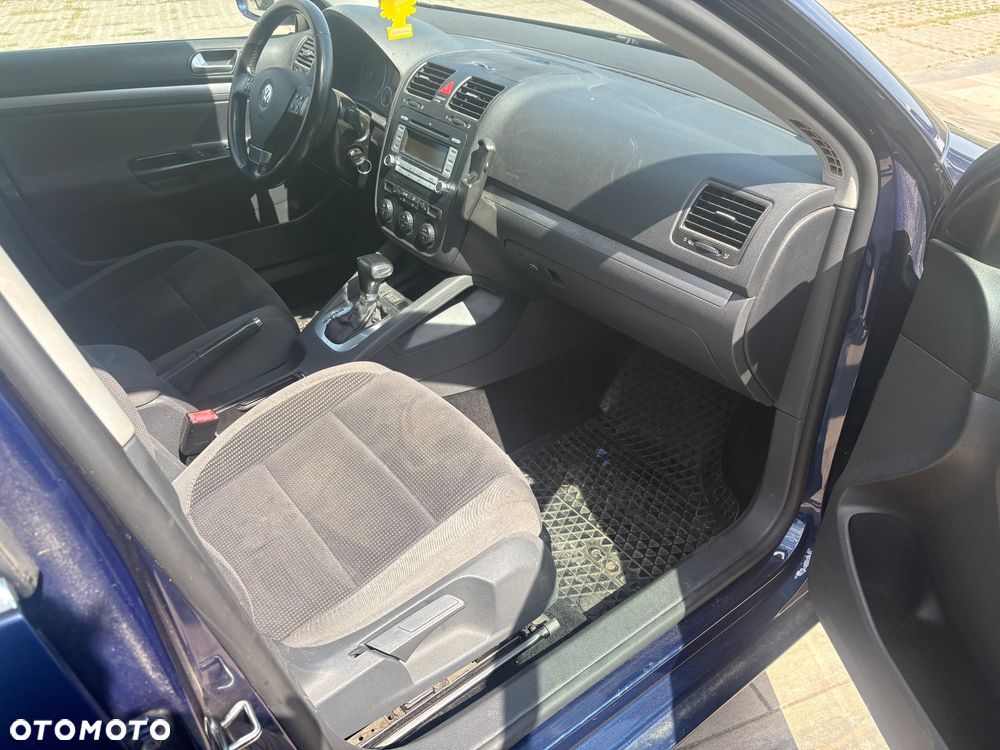 Volkswagen Golf - 5
