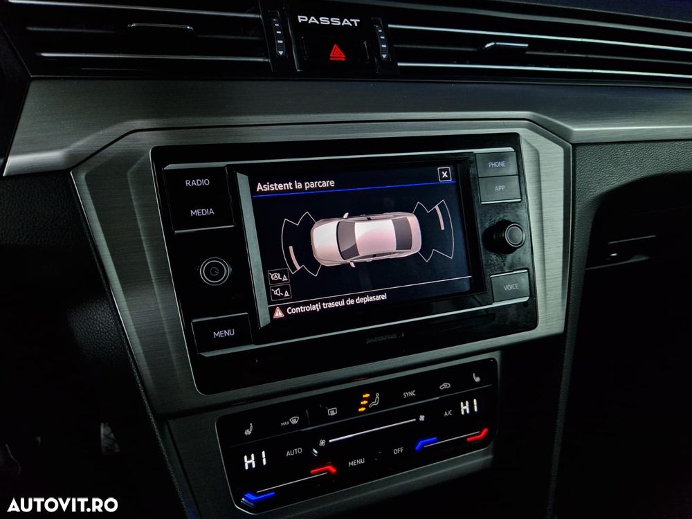 Volkswagen Passat 2.0 TDI DSG Trendline - 19