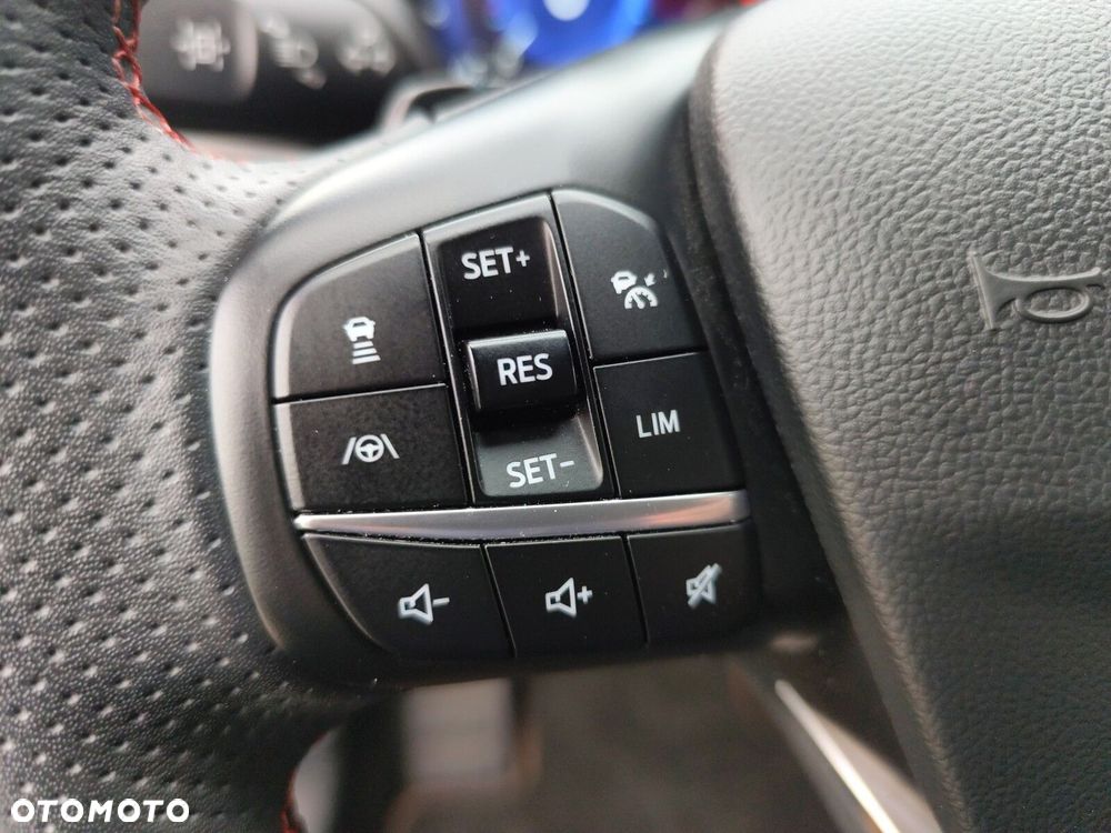 Ford Kuga - 24