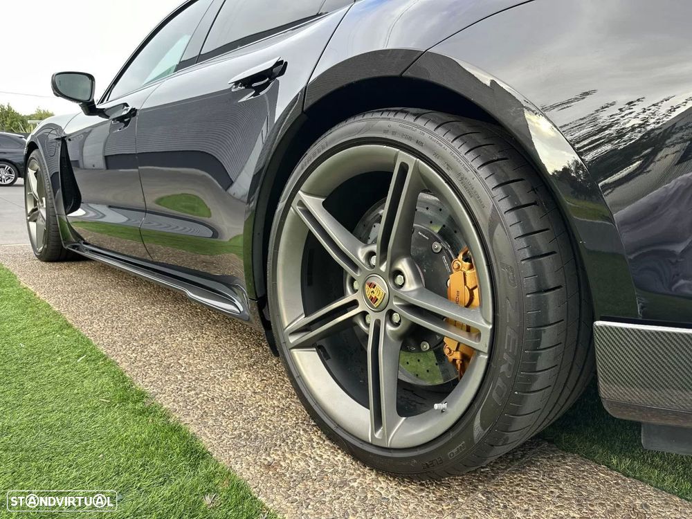 Porsche Taycan Turbo S — fotografia 24