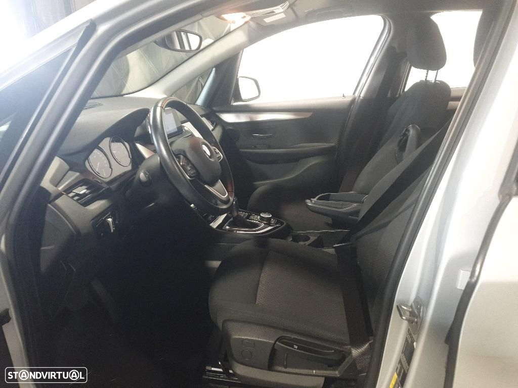 BMW 225xe Active Tourer - 5