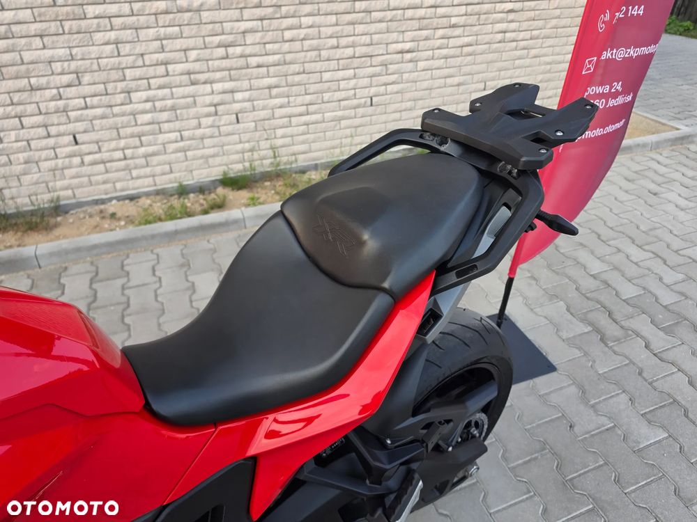 BMW XR - 18