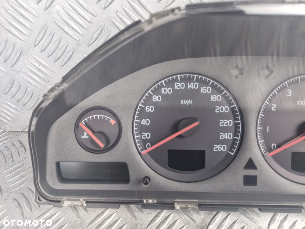 Licznik Volvo V70 9499668 - 8