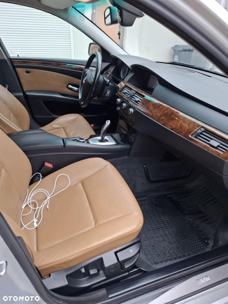 BMW Seria 5 530d xDrive - 10