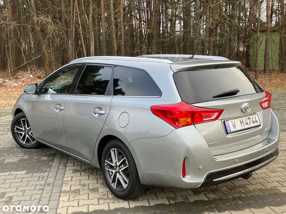 Toyota Auris 2.0 D-4D Executive - 6