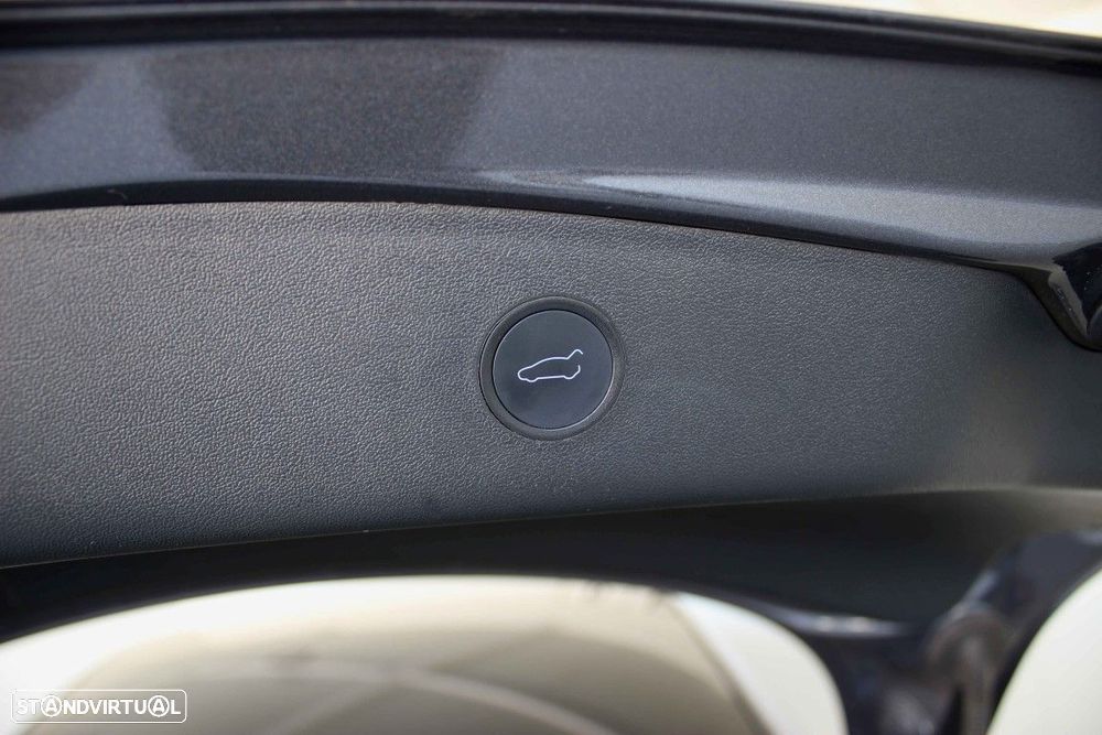 Tesla Model 3 - 12