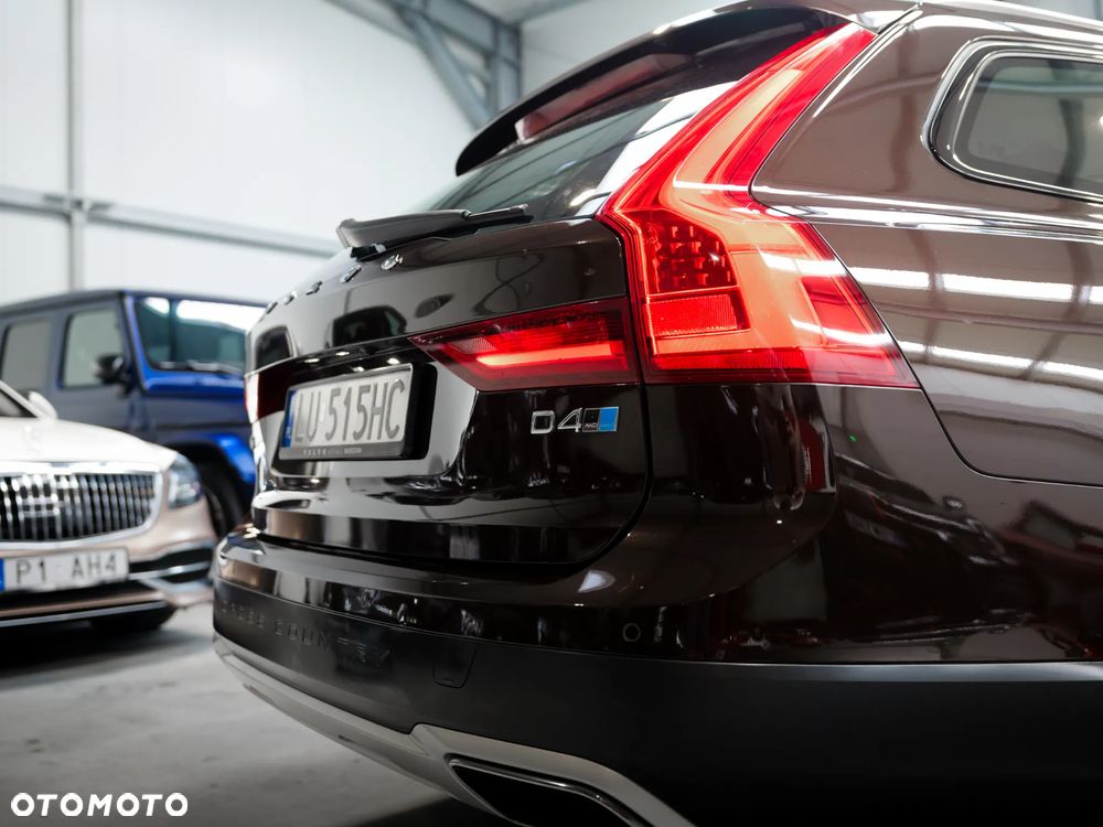 Volvo V90 Cross Country D4 AWD Pro - 9