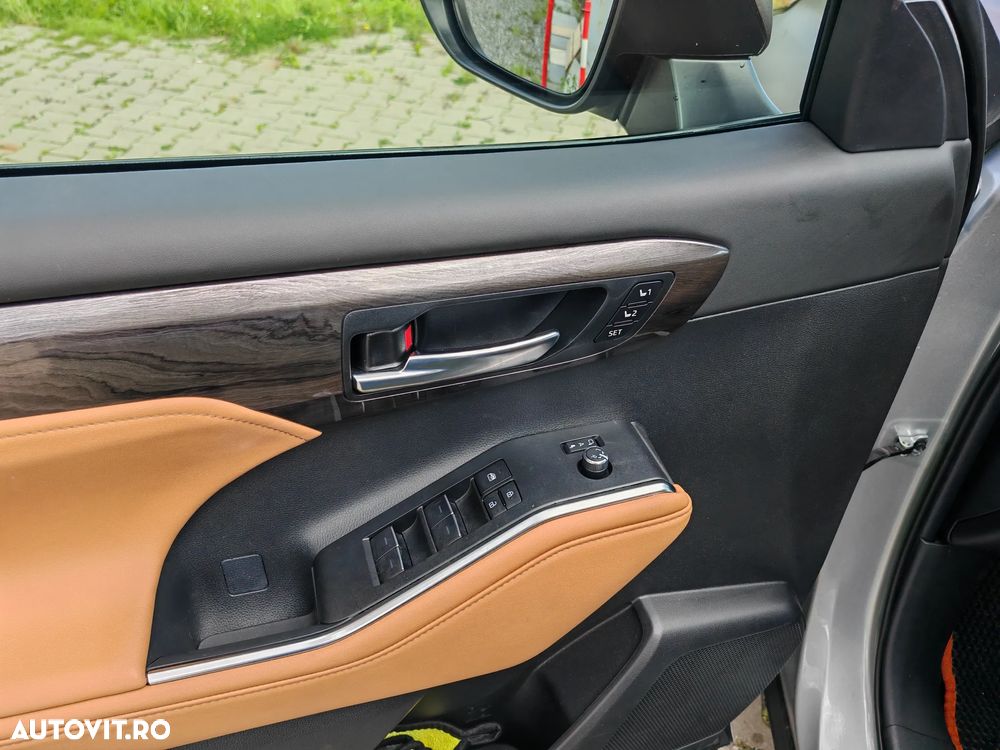 Toyota Highlander ver-2-5-l-hybrid-dynamic-force-248cp-luxury-metallic - 32