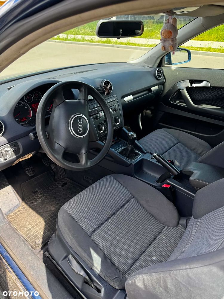 Audi A3 3-drzwiowe 1.6 Attraction - 10