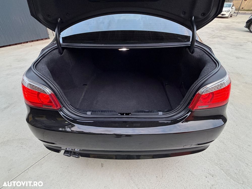 BMW Seria 5 - 32