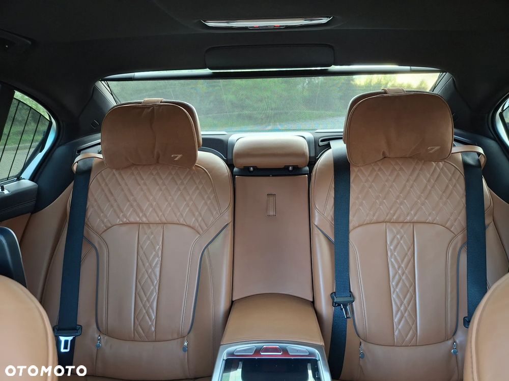 BMW Seria 7 750i xDrive - 21