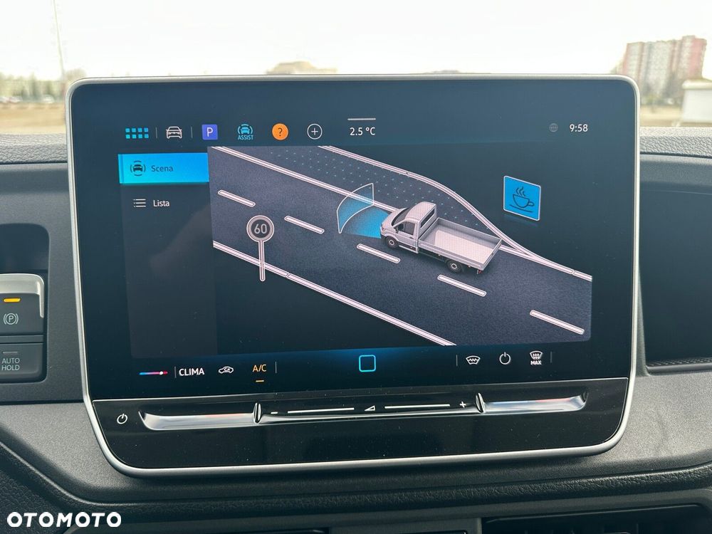 Volkswagen Crafter Crafter 35 Podwozie z pojedynczą kabiną silnik: 2,0 l EURO VI SCR 163 KM / skrzynia biegów: Przedni napęd automatyczna 8-biegowa rozstaw osi: 4490 mm - 16