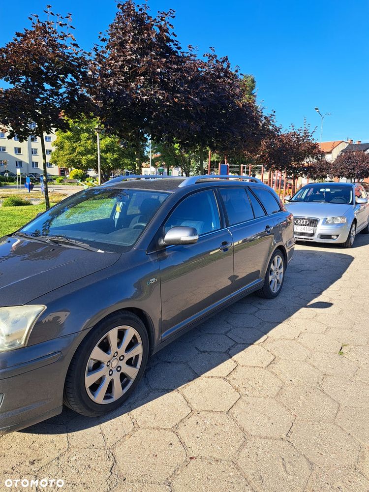 Toyota Avensis 2.2 D-CAT Sol plus NAVI - 2