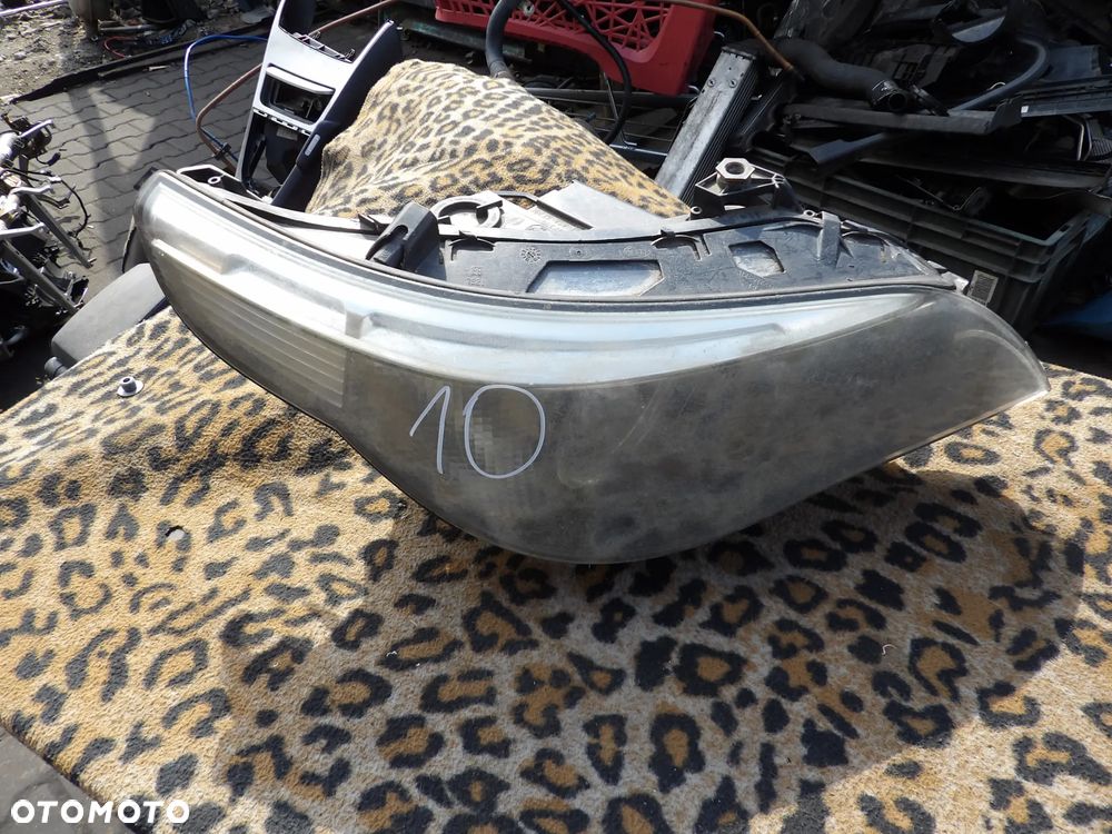 BMW - E60 - PRZED LIFT - PRAWA LAMPA PRZEDNIA - XENON DYNAMIC - PĘKNIĘTE SZKŁO - UK - 1