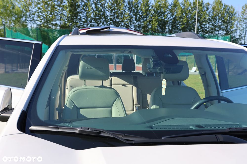 GMC Acadia - 15
