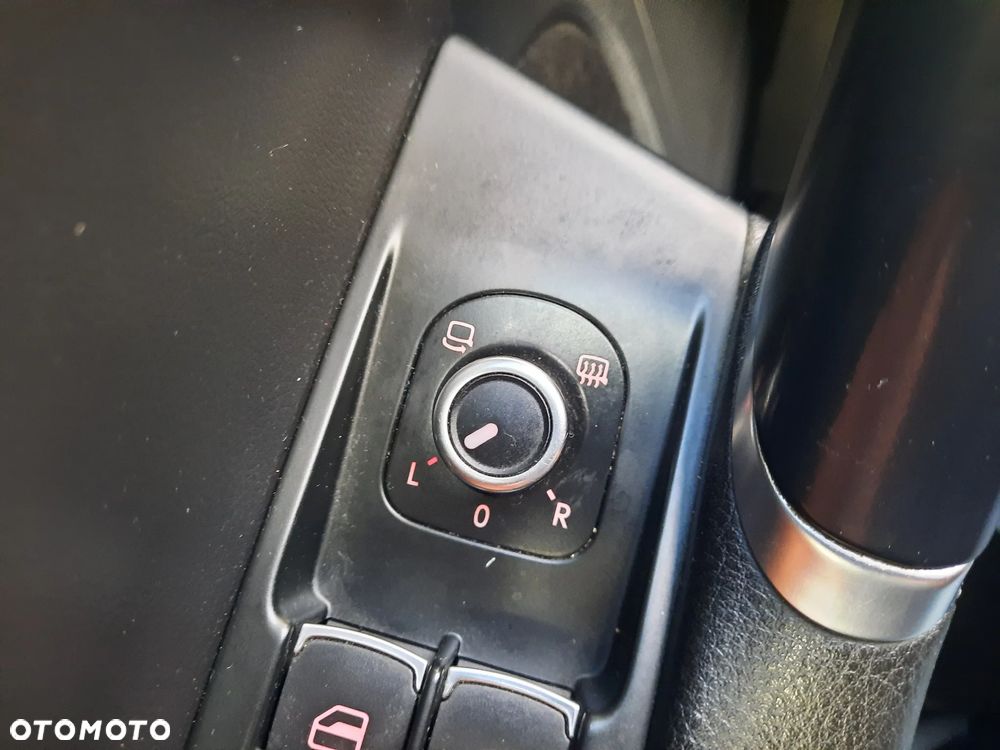 Volkswagen Passat 2.0 TDI Highline DSG - 28