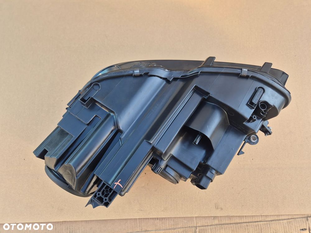 VW Tiguan II lampa prawa.2015-2020.Zwykła .Taiwan. - 9