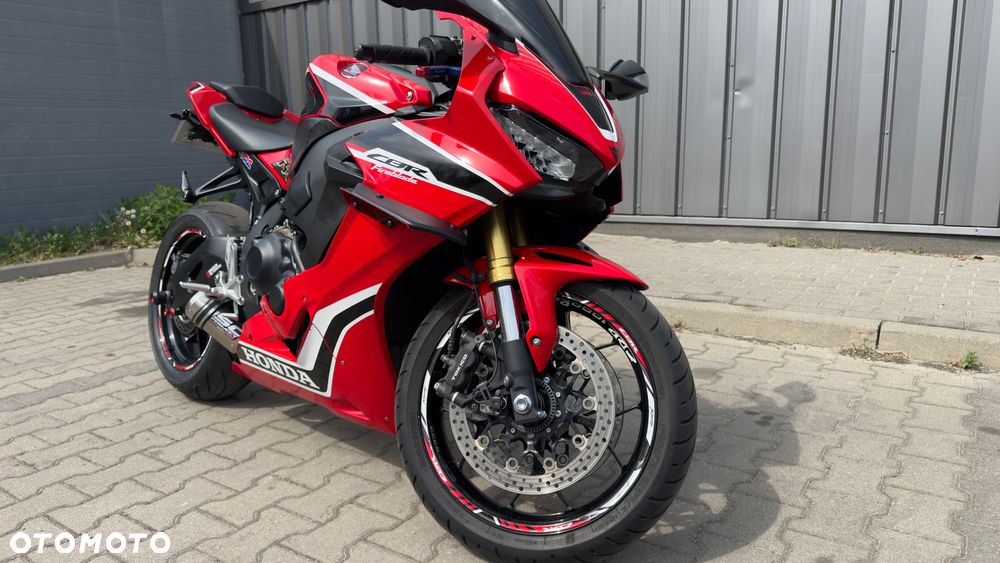 Honda CBR - 8