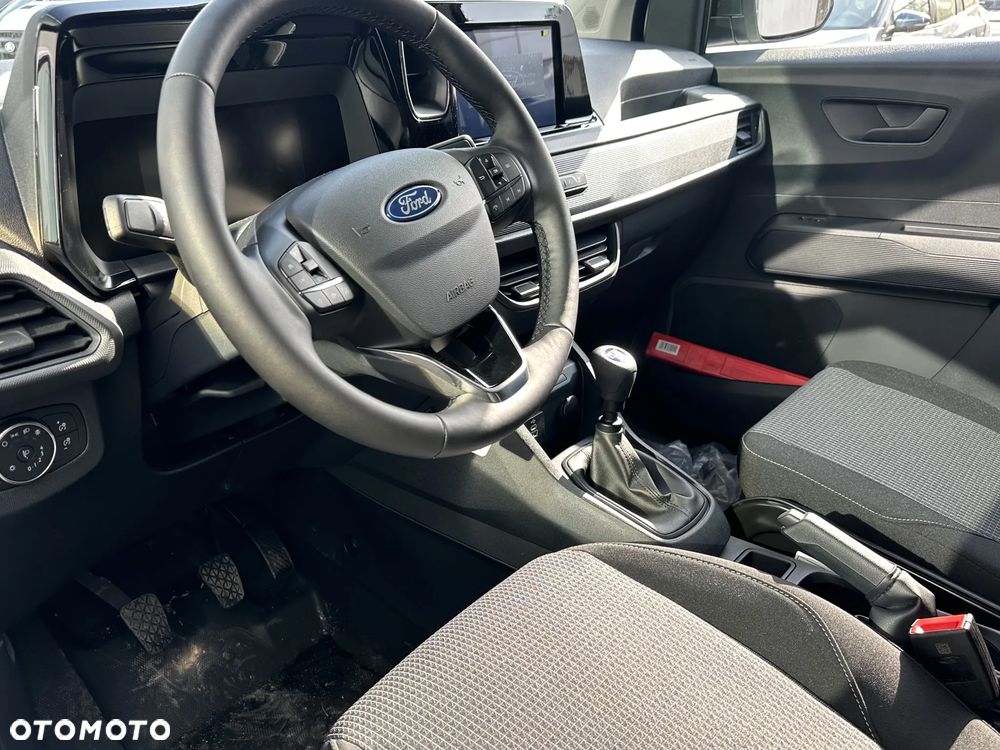 Ford Transit Courier - 8
