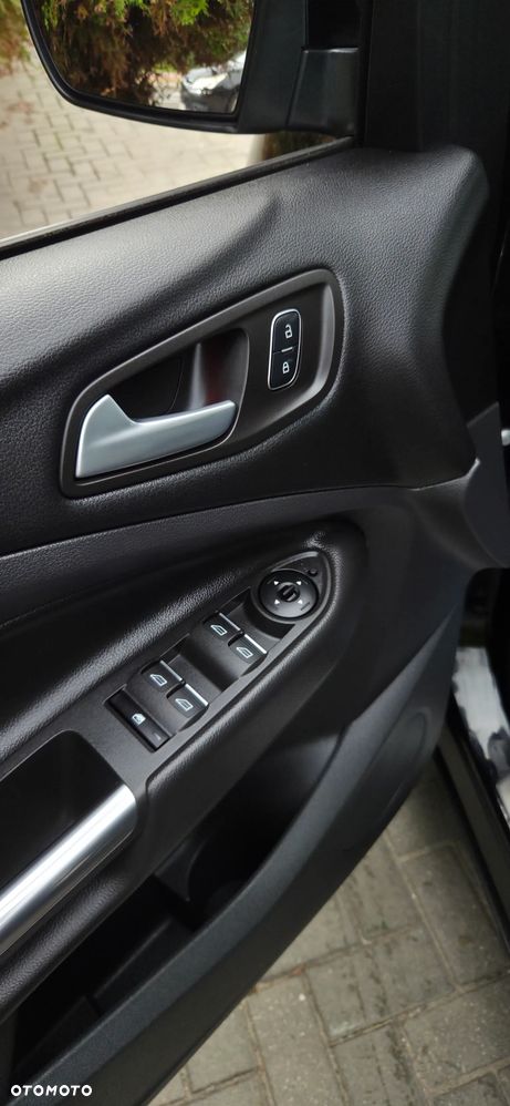 Ford Kuga 2.0 TDCi 4x4 Titanium - 28