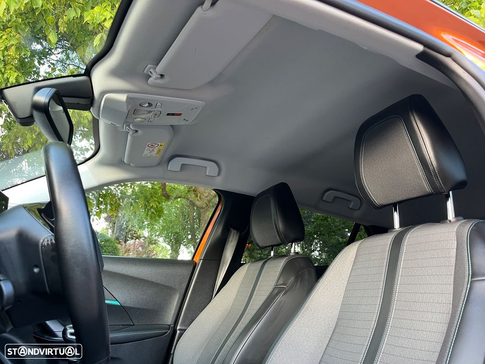 Peugeot 2008 PureTech 100 Allure - 22