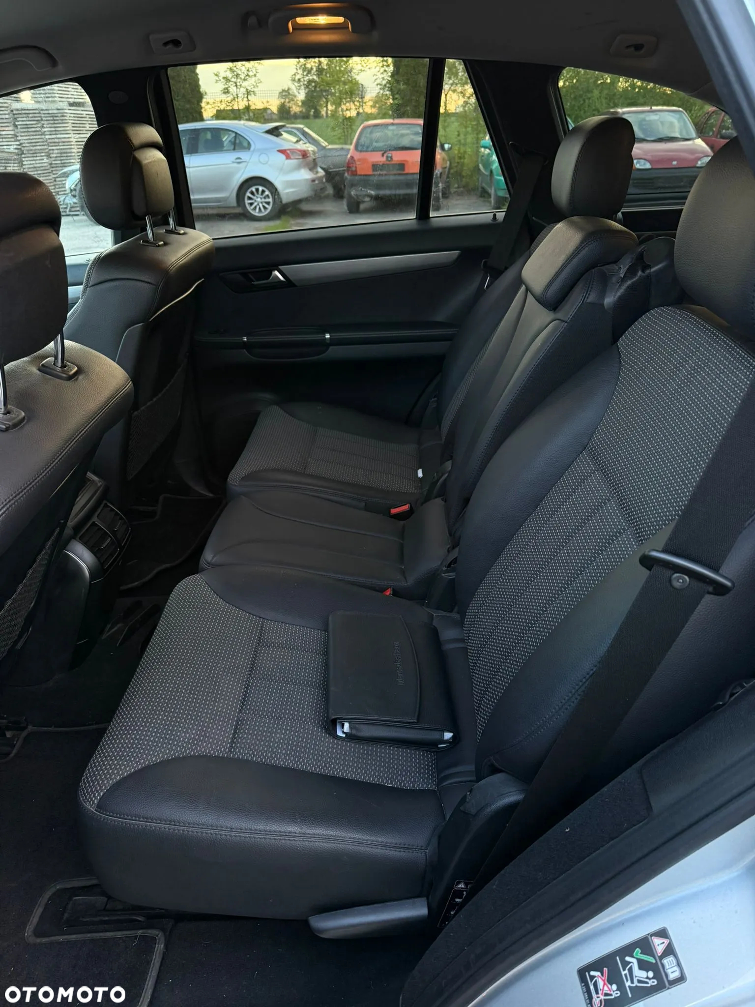 Mercedes-Benz Klasa R 350 CDI L DPF 4Matic 7G-TRONIC - 23