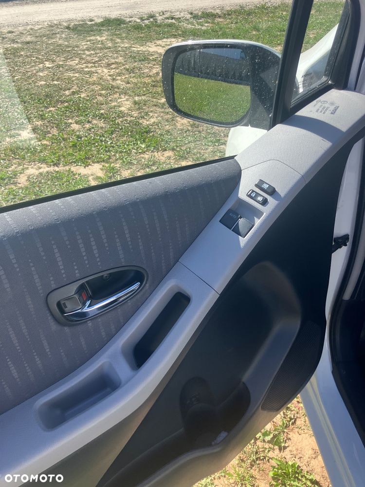 Toyota Yaris 1.33 Sol - 13
