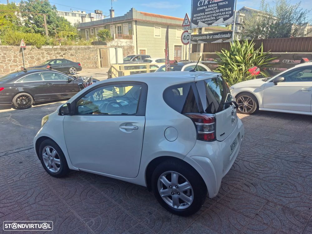 Toyota iQ 1.0 VVT-i 2 MultiDrive - 10