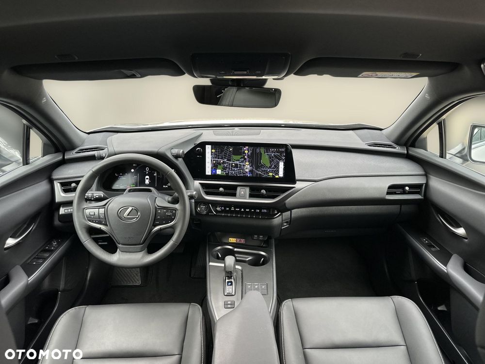 Lexus UX 300h F Sport Design - 18